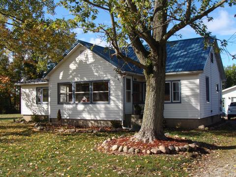 688 W Central Rd, Bronson, MI 49028 photo 1
