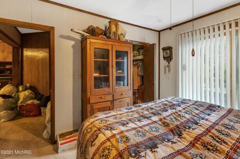 1023 S Main St, Crystal, MI 48818 photo 16