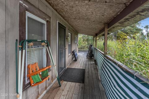 1023 S Main St, Crystal, MI 48818 photo 4