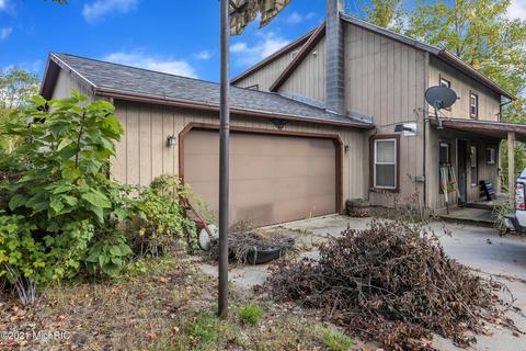 1023 S Main St, Crystal, MI 48818 photo 3