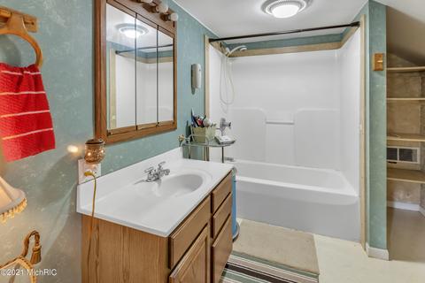 1023 S Main St, Crystal, MI 48818 photo 20