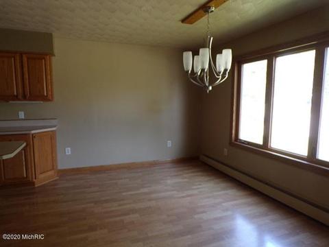 202 Michael Ave, Shepherd, MI 48883 photo 5