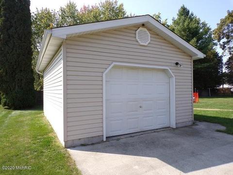 202 Michael Ave, Shepherd, MI 48883 photo 2
