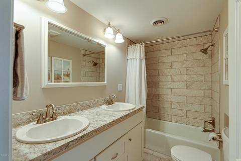 1241 Willow Dr, Colon, MI 49040 photo 4