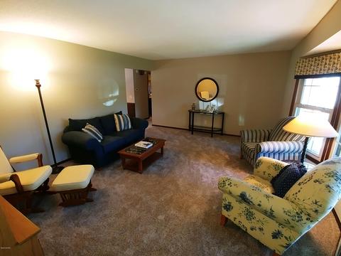 1691 Springbrook Dr, Jenison, MI 49428 photo 2