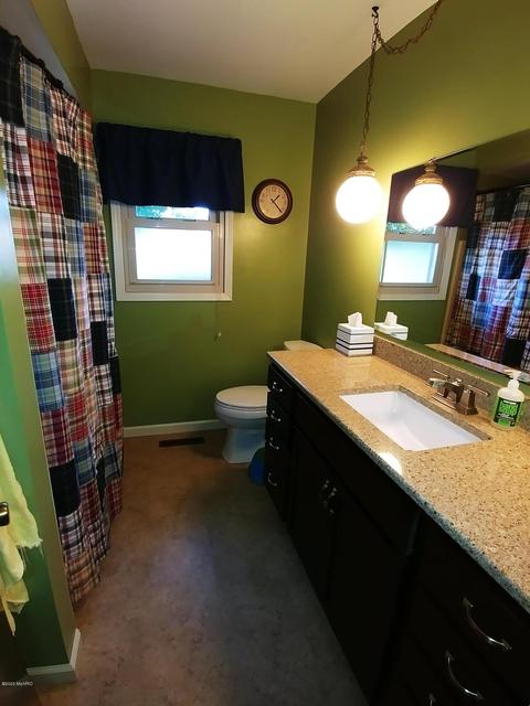 1691 Springbrook Dr, Jenison, MI 49428 photo 16