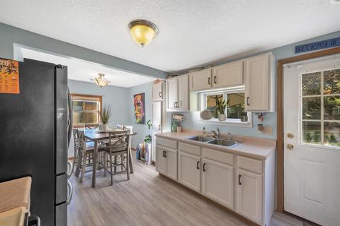 2640 Lansing St, Crystal, MI 48818 photo 3
