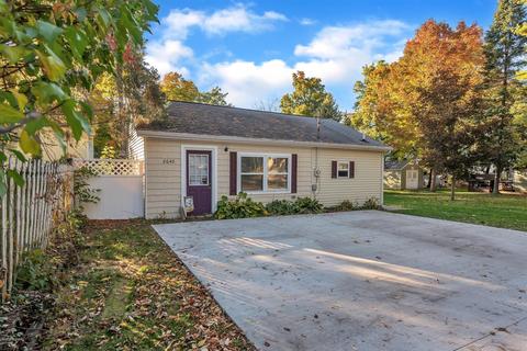 2640 Lansing St, Crystal, MI 48818 photo 1