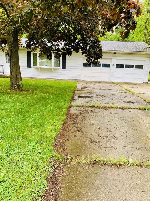 19225 Moorepark Rd, Three Rivers, MI 49093 photo 2
