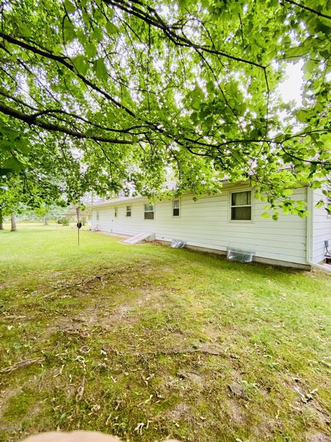 19225 Moorepark Rd, Three Rivers, MI 49093 photo 10