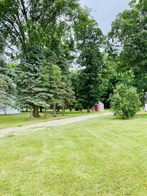 19225 Moorepark Rd, Three Rivers, MI 49093 photo 5