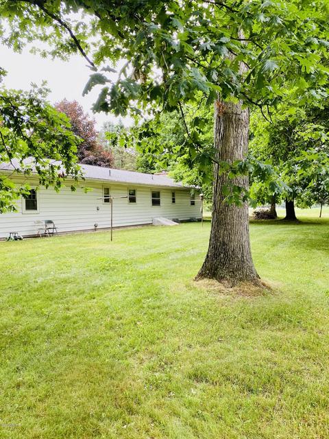 19225 Moorepark Rd, Three Rivers, MI 49093 photo 11