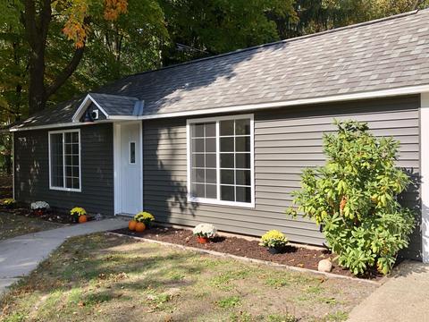 624 E Lewis St, Whitehall, MI 49461 photo 3