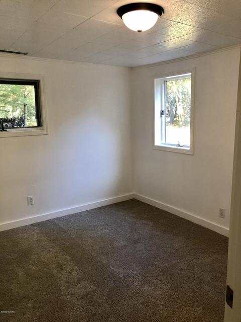 624 E Lewis St, Whitehall, MI 49461 photo 23