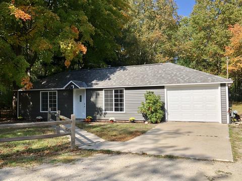 624 E Lewis St, Whitehall, MI 49461 photo 1