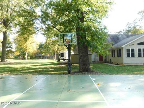 632 S Fall River Dr, Coldwater, MI 49036 photo 11