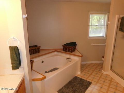 632 S Fall River Dr, Coldwater, MI 49036 photo 31