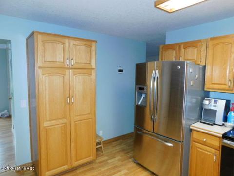 632 S Fall River Dr, Coldwater, MI 49036 photo 20