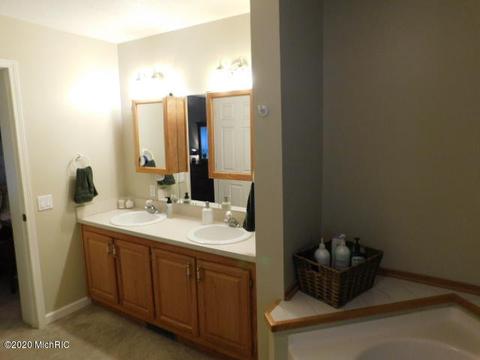 632 S Fall River Dr, Coldwater, MI 49036 photo 34
