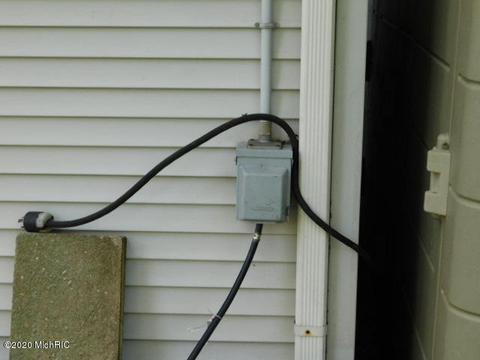 632 S Fall River Dr, Coldwater, MI 49036 photo 40