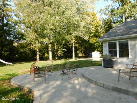 632 S Fall River Dr, Coldwater, MI 49036 photo 6