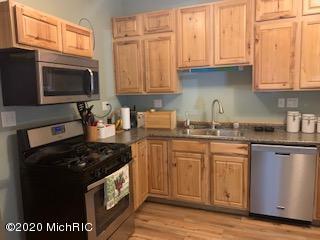306 N Higbee St, Lyons, MI 48851 photo 4