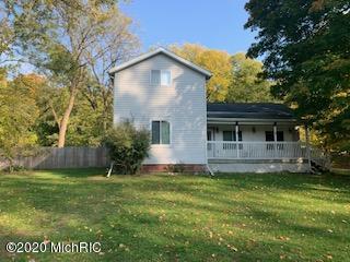 306 N Higbee St, Lyons, MI 48851 photo 2