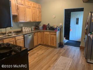 306 N Higbee St, Lyons, MI 48851 photo 5