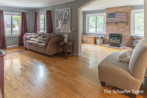 524 Amity St SE, Lowell, MI 49331 photo 4