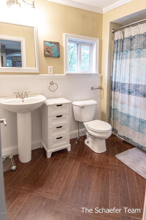 524 Amity St SE, Lowell, MI 49331 photo 9