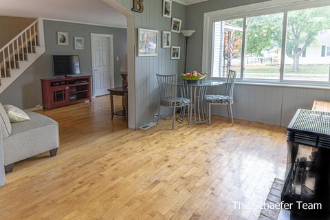 524 Amity St SE, Lowell, MI 49331 photo 5
