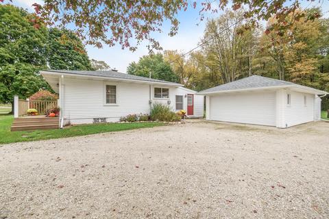 972 106th Ave, Plainwell, MI 49080 photo 2
