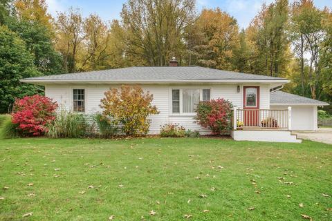 972 106th Ave, Plainwell, MI 49080 photo 1