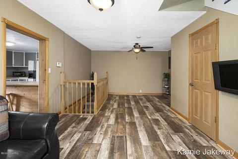 822 James St, Belding, MI 48809 photo 6