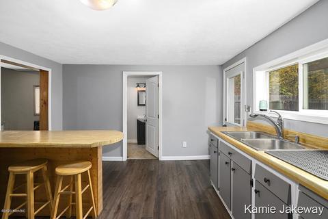 822 James St, Belding, MI 48809 photo 8