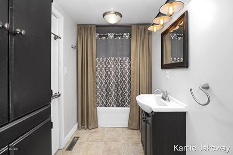 822 James St, Belding, MI 48809 photo 12