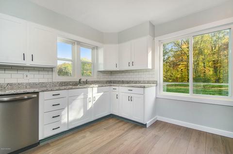 2077 142nd Ave, Dorr, MI 49323 photo 4
