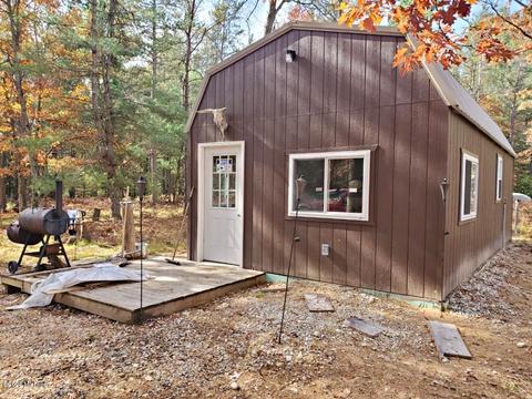 372 W 12th St, Baldwin, MI 49304 photo 2