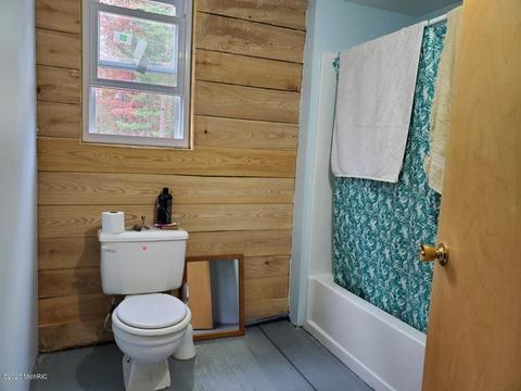 372 W 12th St, Baldwin, MI 49304 photo 7