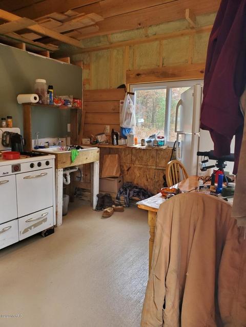 372 W 12th St, Baldwin, MI 49304 photo 6