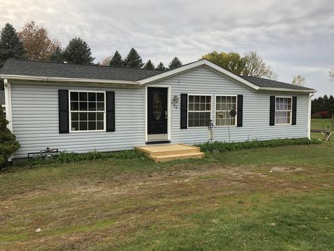 524 6th St, Plainwell, MI 49080 photo 1