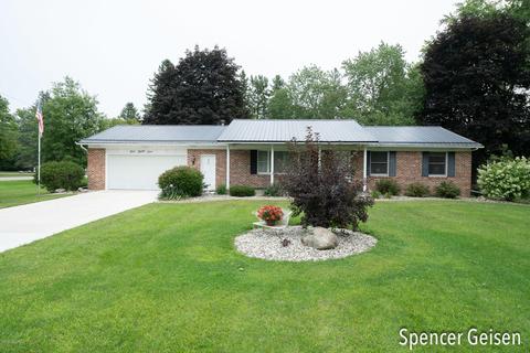 434 Levac Dr, Belding, MI 48809 photo 2