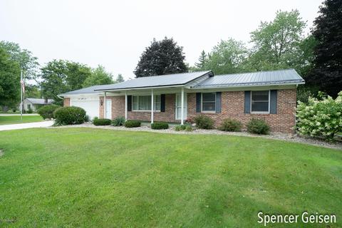 434 Levac Dr, Belding, MI 48809 photo 1