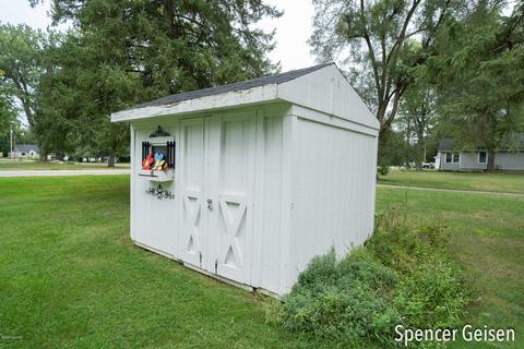 434 Levac Dr, Belding, MI 48809 photo 38