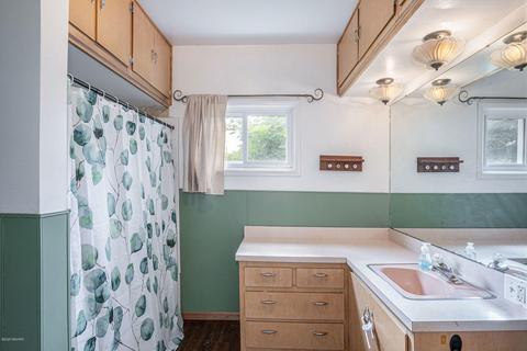 108 W May St, Belding, MI 48809 photo 9