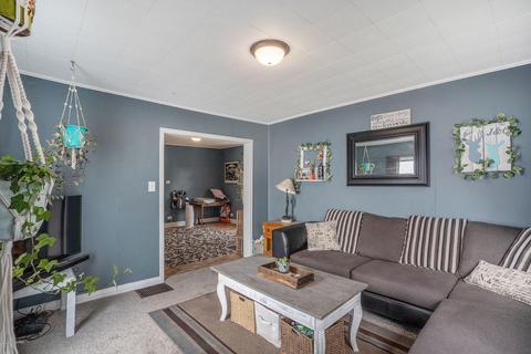 108 W May St, Belding, MI 48809 photo 5