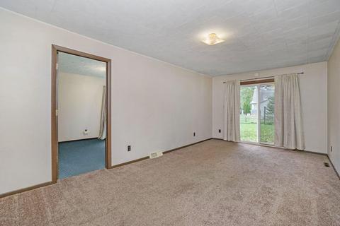 705 Spring St, Three Rivers, MI 49093 photo 4