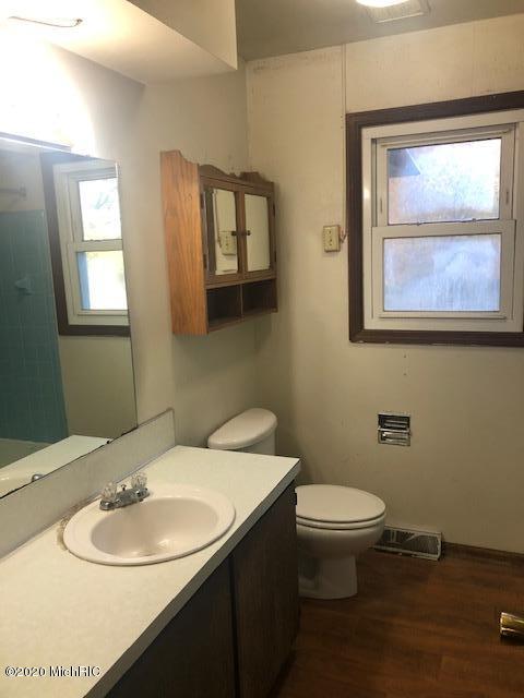 10560 Cascade Rd SE, Lowell, MI 49331 photo 6