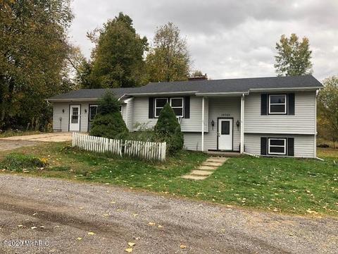10560 Cascade Rd SE, Lowell, MI 49331 photo 1