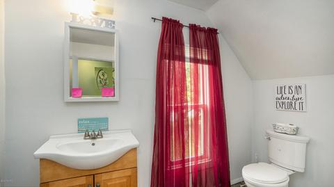 226 E Center St, Alma, MI 48801 photo 18